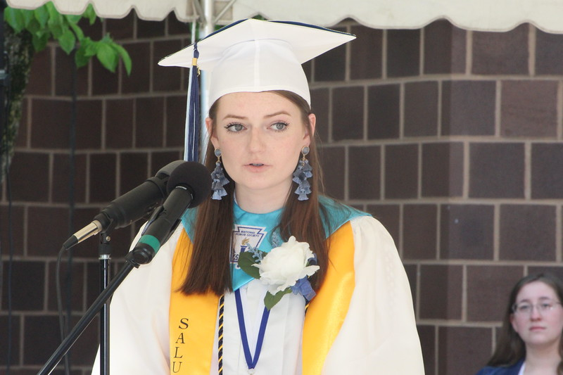 ShenSentinel's tweet image. "This was supposed to be your year:" Shenandoah Valley held its graduation ceremony tonight, in a unique fashion.

Read about it: shensentinel.com/news/this-was-…