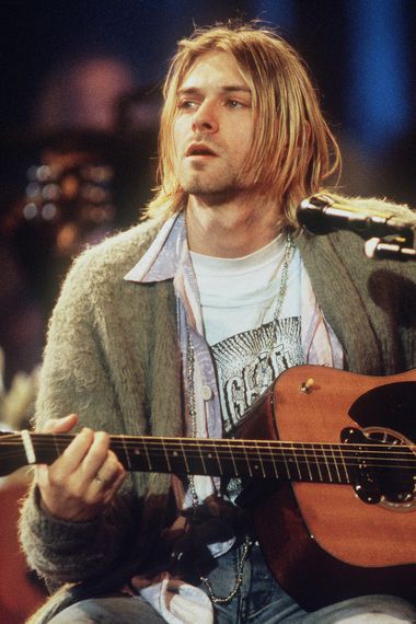 Pablolo31042679's tweet photo. Mensajero: "tengo la posibilidad de entregar al destinatario"  #KurtCobain #Justinbeiber
Es de valientes empezar con el ruido y ya entendimos su mensaje. 
#Anonymuos #anonimous #AnonymousMX https://t.co/auTHmXLY5S