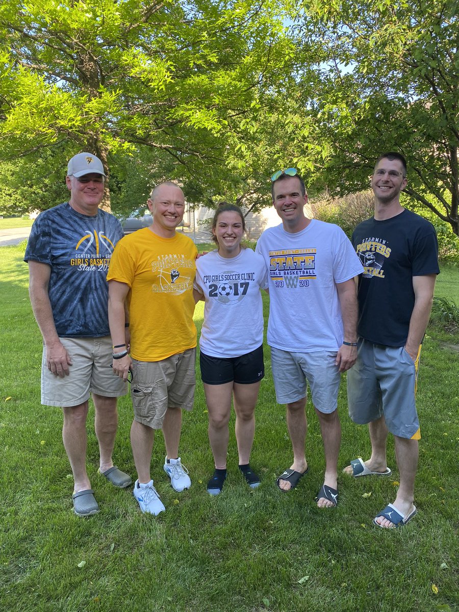 Coaches had a great night visting the Senior girls and thanking them for everything! Not the banquet you deserve but it’ll have to do! @DufoeLauren <a href="/PeytonKriegel/">Peyton Kriegel</a> @ajkatcher <a href="/brynhadsall15/">bryn hadsall</a> You will be missed!