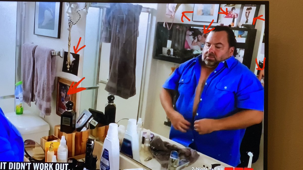 CubbyCubCub's tweet image. Am I the only one that noticed all the “women”  and brag hanging in Big Ed’s bathroom? 🤔🤢 #90DaysFianceBeforeThe90Days