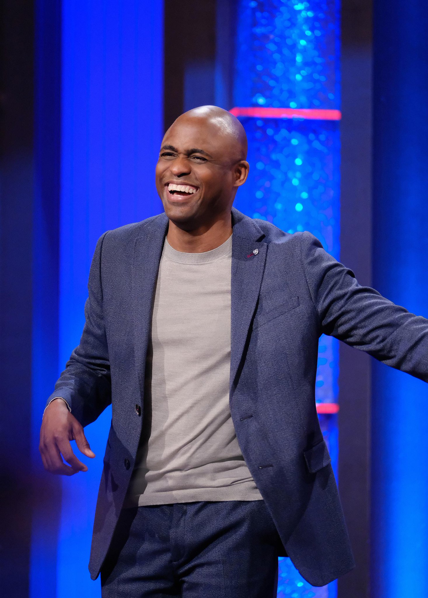 Happy birthday to actor, singer, and comedian Wayne Brady! 