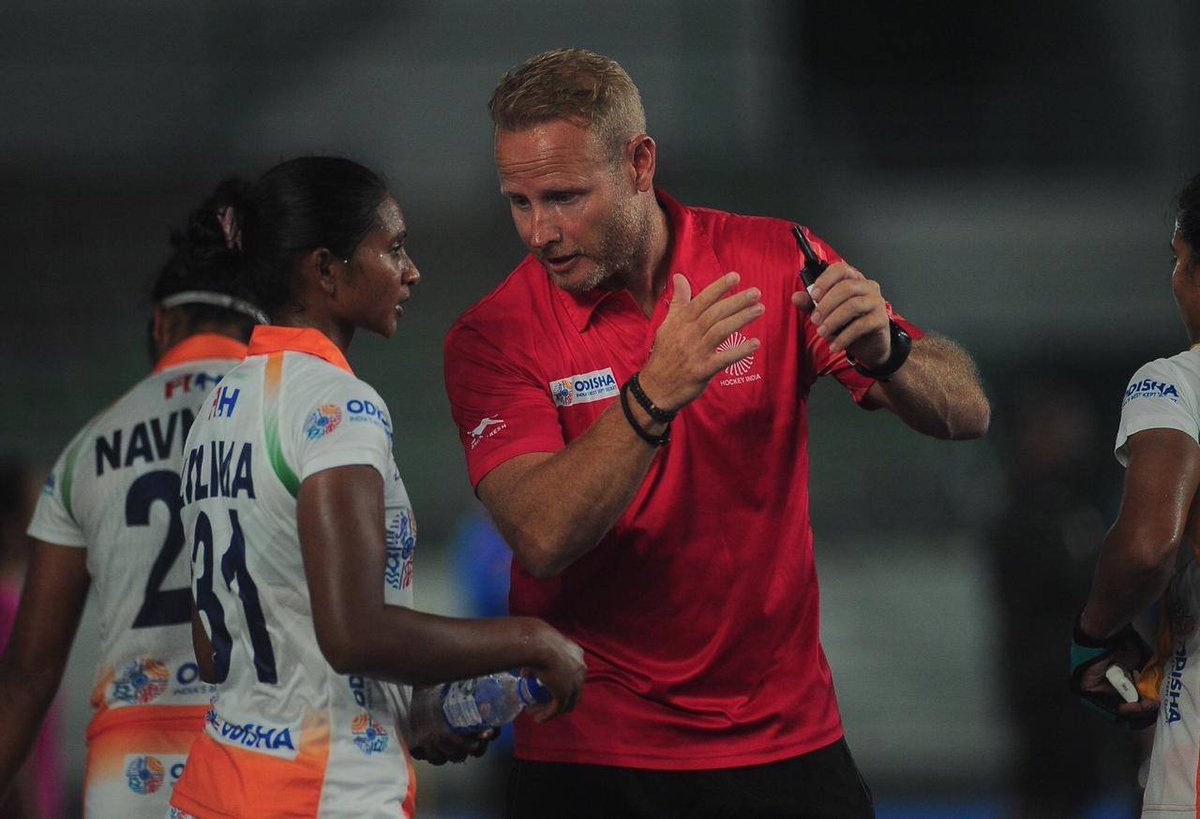 Sportspreps's tweet photo. We interview @SjoerdMarijne, Indian Womens Hockey team's Dutch coach while he stays in Banglore away from his family. Hockey India  https://t.co/tEqO6Xs95o @TheHockeyIndia #tokyo #lockdown https://t.co/IGZj49hLDF