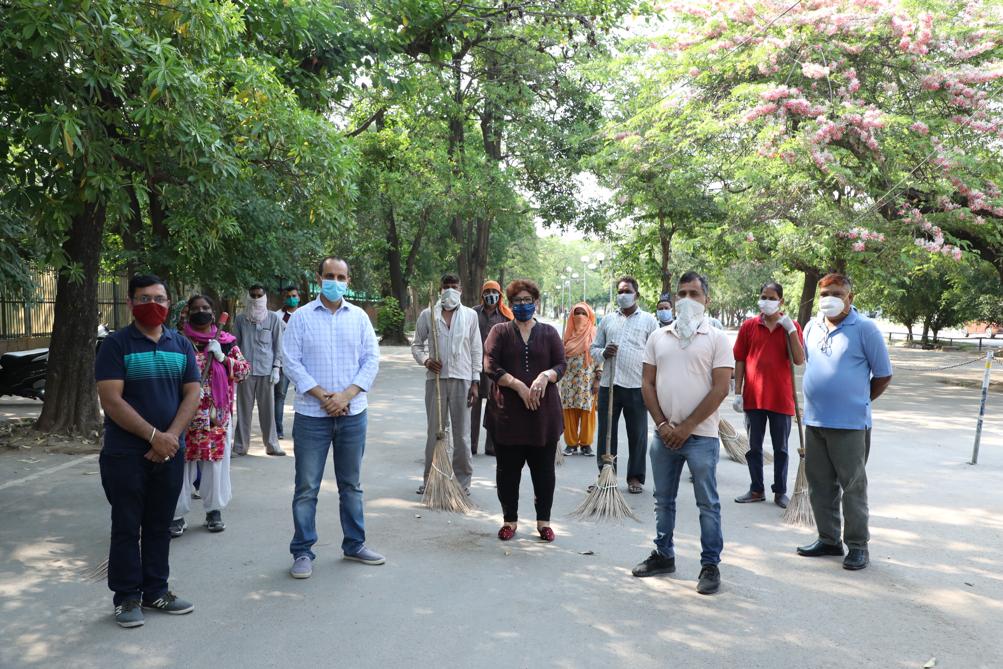 Raj Bala Malik (@rajbalamalik) on Twitter photo Started a month long special cleanliness programme by the sanitation wingbof <a href="/MCChandigarh/">Municipal Corporation Chandigarh</a>.
Every day a strike team will undertake a 2 hour cleanliness drive in every sector, village and colony in the afternoon.
#Chandigarh
<a href="/MoHUA_India/">Ministry of Housing and Urban Affairs</a> <a href="/MoHFW_INDIA/">Ministry of Health</a> Started a month long special cleanliness programme by the sanitation wingbof <a href="/MCChandigarh/">Municipal Corporation Chandigarh</a>.
Every day a strike team will undertake a 2 hour cleanliness drive in every sector, village and colony in the afternoon.
#Chandigarh
<a href="/MoHUA_India/">Ministry of Housing and Urban Affairs</a> <a href="/MoHFW_INDIA/">Ministry of Health</a>