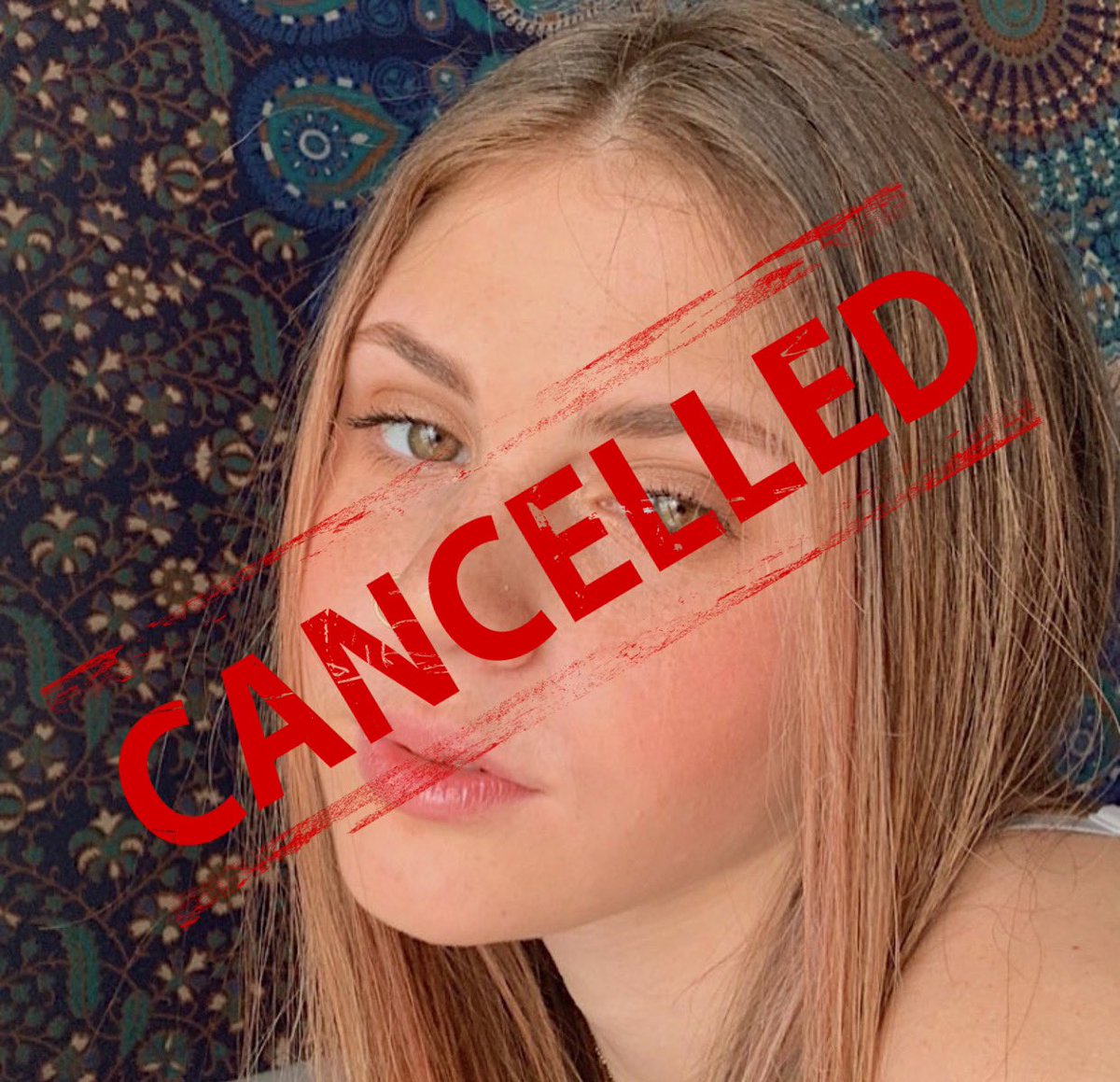 RadioRebelLHS's tweet photo. Julia Sullivan (senior) cancelled.
What’s a fob? A fob means fresh off the boat which is a derogatory term to describe people that just came to America, non English speakers etc https://t.co/kfl5HbsNWI