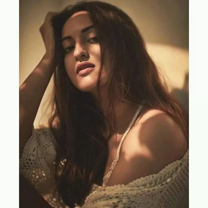 Happy birthday Sonakshi Sinha ji
You are one of the gorgeous & brilliant actress 