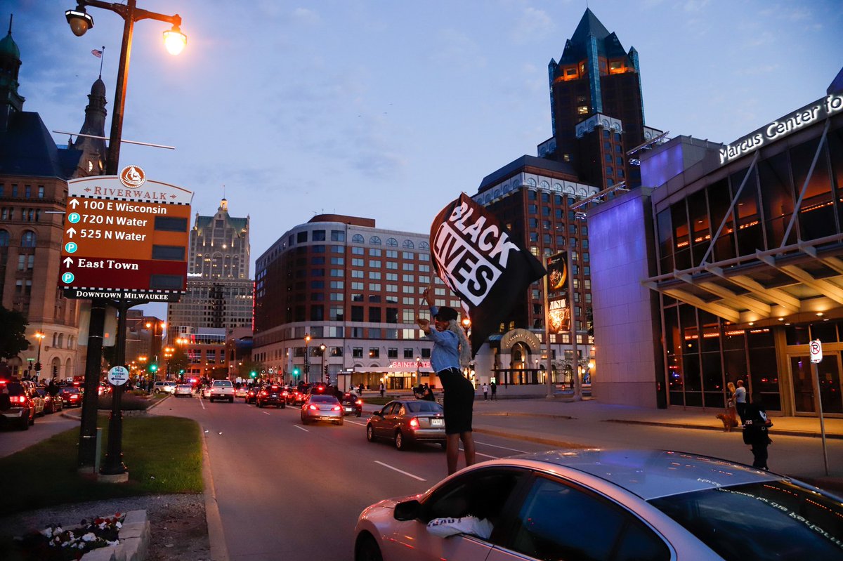 JuGoPhoto's tweet photo. Milwaukee, WI 
6/1/2020 https://t.co/xeOvnJJG6H