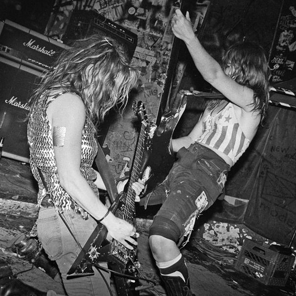 L7 at CBGB, May 25, 1990. Photo by Chris Boarts Larson

#punk #punks #punkrock #womanofpunk #L7 #l7theband #cbgb #newyorkcity #history #punkhistory #historyofpunk #punkrockhistory