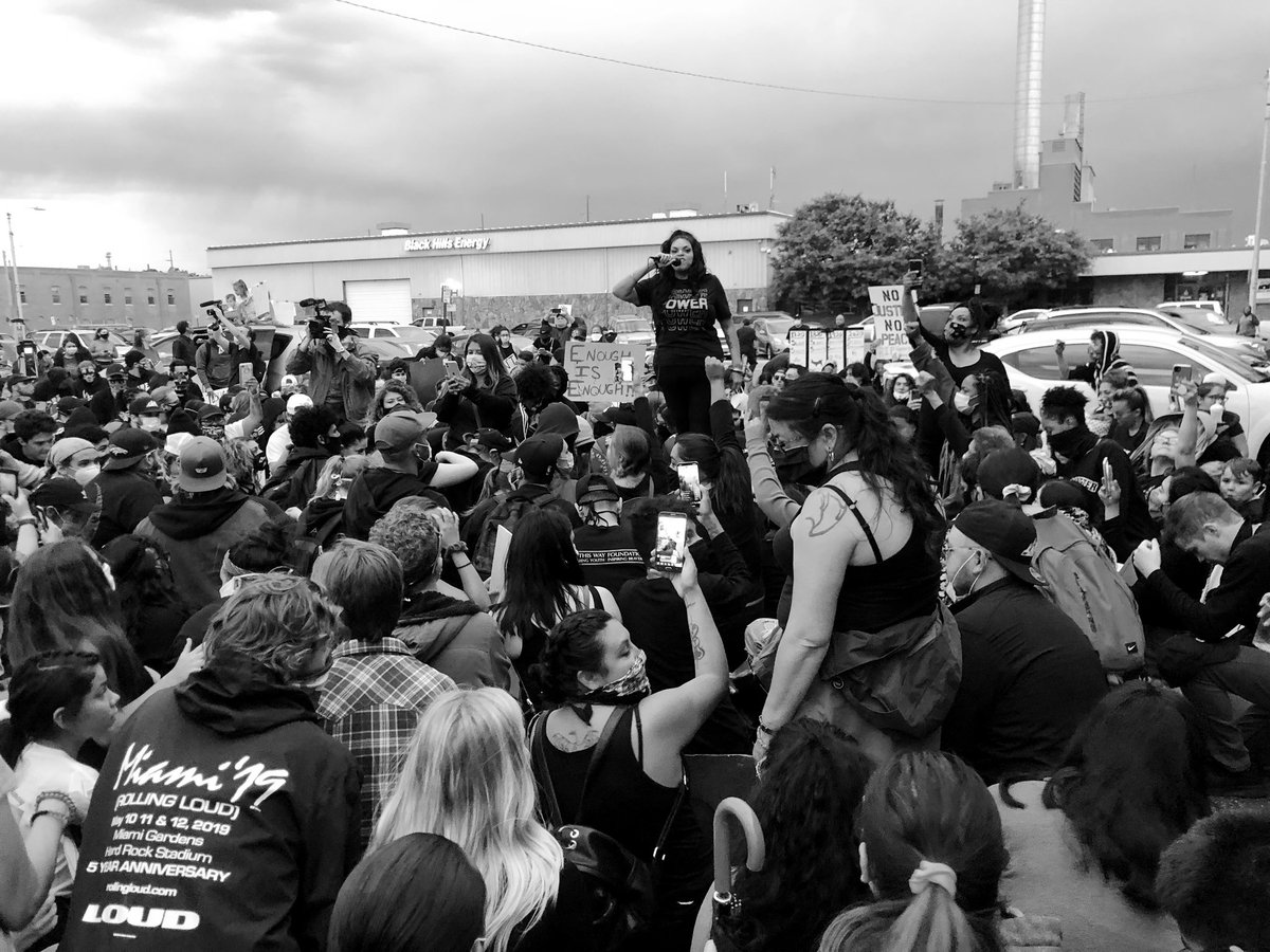jaydmontera's tweet photo. Being able to kneel &amp; pray with my city after marching PEACEFULLY in honor of justice and equality was probably one of the coolest experiences of my life. https://t.co/kCGPi1ijWZ