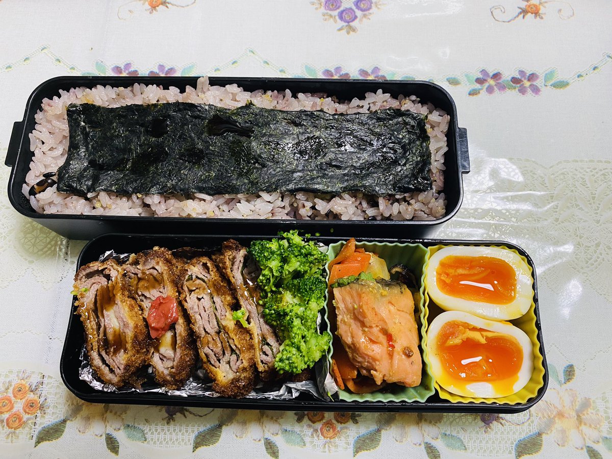 antyan1213's tweet photo. お弁当生活32日目、33日目、34日目
インスタと連携させてみだけどなぜか上手くいかない？

https://t.co/CzqxDw8Bi1 https://t.co/1BAeCg13Ke