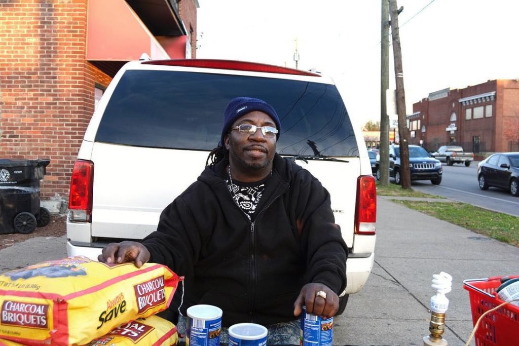 KristenClarkeJD's tweet image. This is David McAtee.

He owned YaYa’s BBQ in Louisville, KY.  He was in the barbecue business for 30 yrs and aspired to open up a brick &amp;amp; mortar restaurant. He fed cops who came by for free.

He was shot and killed by police today. His life mattered. #BreonnaTaylor #DavidMcAtee