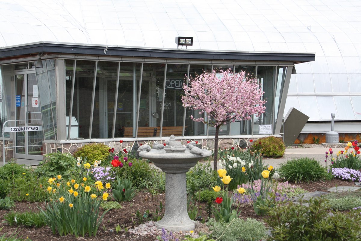 friendsTBcon's tweet photo. #ThunderBay has over 45 km of multi-use recreation trails! Parking is available at the Centennial Botanical Conservatory. Get out and enjoy the sunshine and the beautiful blossoms.
#TBaycation #walktbay #biketbay #activetbay #staycation #tbay https://t.co/RSmvyrsd97