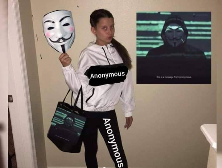 Shasha49543749's tweet photo. Le conte a mi mamá de #Anonymuos su reacción fue decirme que me ponga a estudiar y deja de estar pensando en tonterías. Anonymous tenia razón, se imaginan si nosotros la generación de los "celulares"no fuera así? No tendríamos tal poder de hacer ver la realidad por medio de redes https://t.co/wH0voHV82v