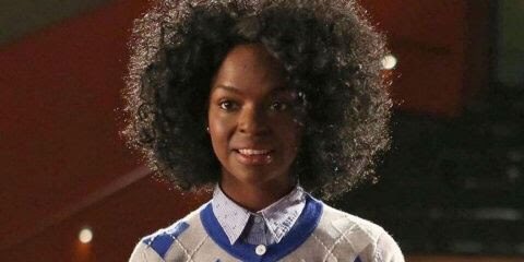 RicLaTorreZ's tweet photo. Todos sorprendidos porque Samantha Ware aka Jane en Glee Season 6 denunció de racista a Lea Michele. Bueno, no es la primera vez que la popular Rachel Berry es delatada y acusada de mala gente por sus compañeros. Abro hilo de las perlitas de esta chica 🙃 https://t.co/9evYLEPbqr