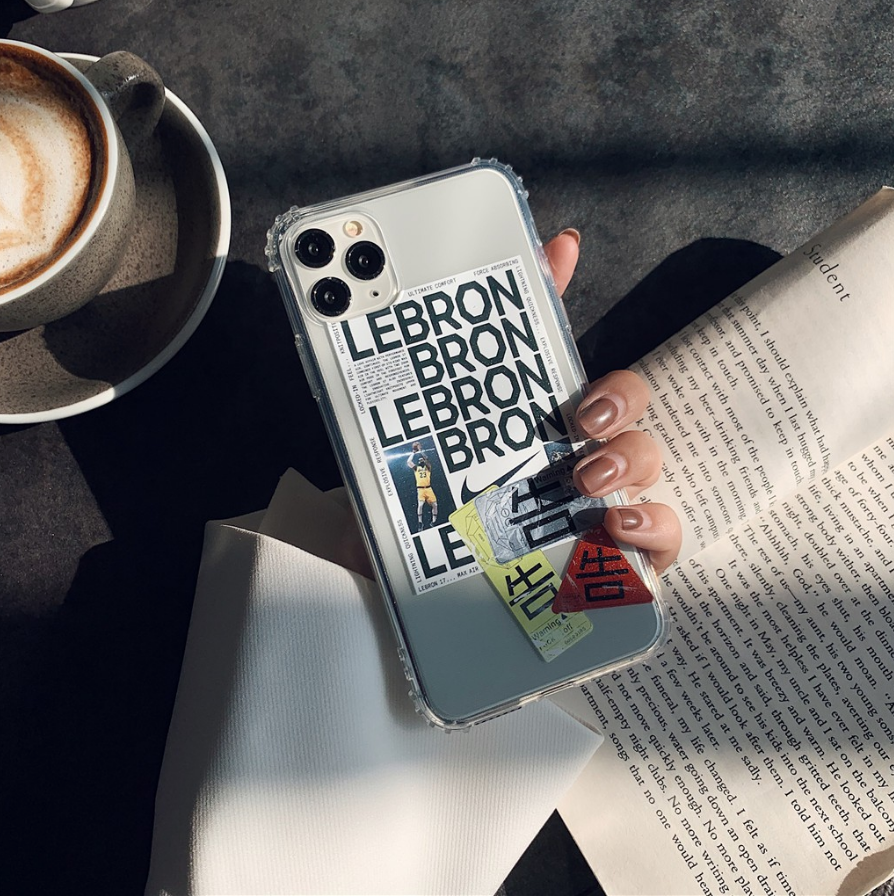 CaseGrab's tweet image. PRE-ORDER
——— Throwback 90s'———
——— Leborn 01———

รุ่น : iphone 11 / 11 pro/ 11 pro Max/ X / Xs / Xs Max / XR / 7 / 8 / 7,8 plus

🏷 ราคา : 150 บาท
 (จากราคาเต็ม 200 บาทโปรโมทชั่นเปิดร้าน ) 

วัสดุตัวเคสทำจาก TPU soft case คุณภาพดี ไม่บาง
สนใจทัก DM ได้เลย
#เคสไอโฟน  #ขายเคสไอโฟน