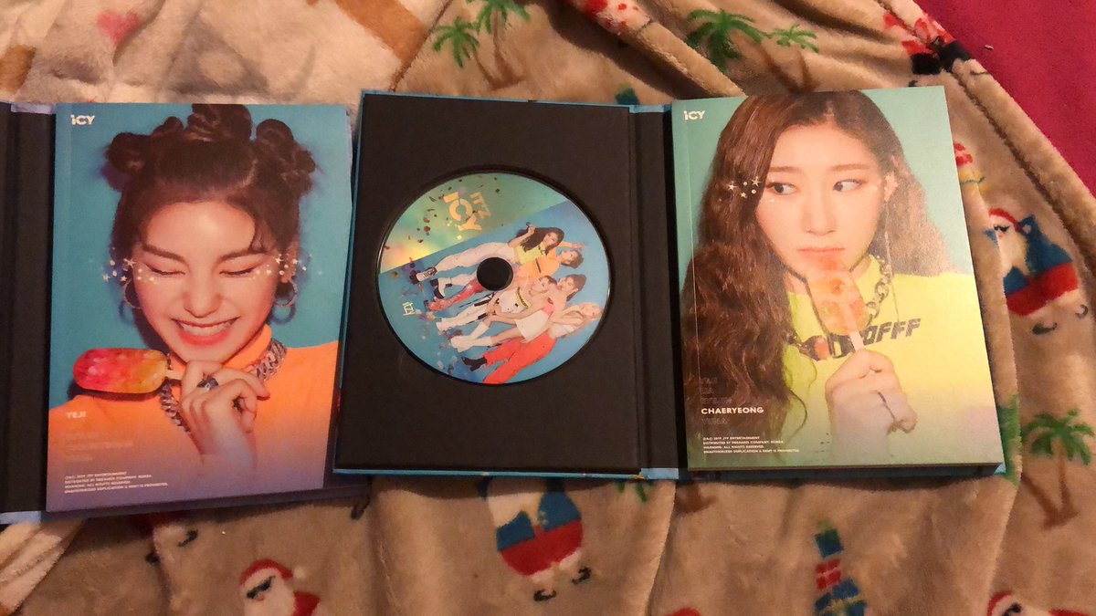 wts yeji and chaeryeong front pages 😊 <a href="/ItzyTrade/">ITZY TRADE</a>