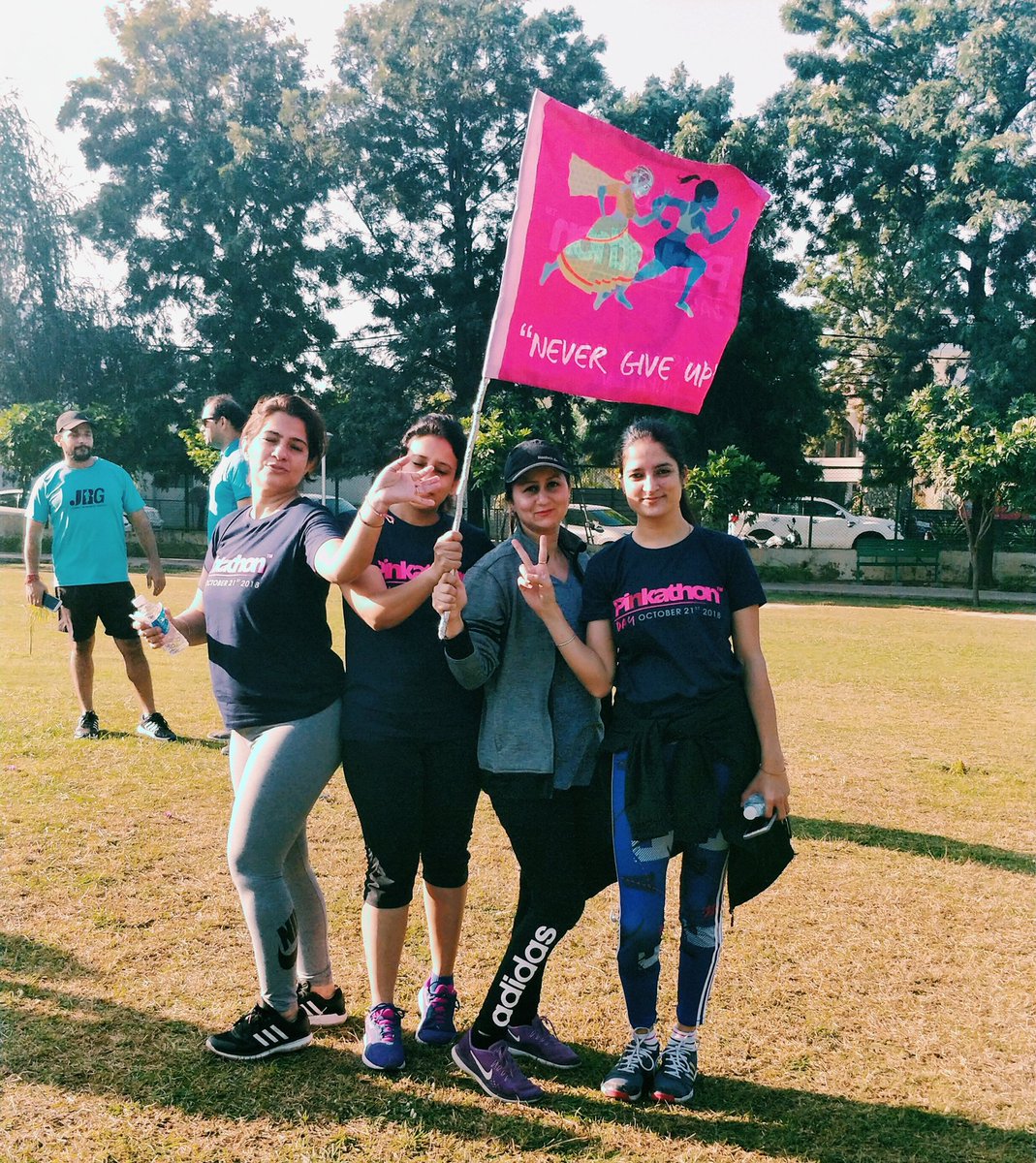 AnissaNabi1's tweet photo. #PinkTwitter
Color PINK reminds me of my first ever marathon #PINKATHON
They say it's the color of girls, I say it's the color of dreams.
"Convince Ur mind for what Ur heart Screams;
No matter what NEVER GIVE UP on Ur dreams"
@milindrunning #pinkathonindia https://t.co/oaNlShBcEd