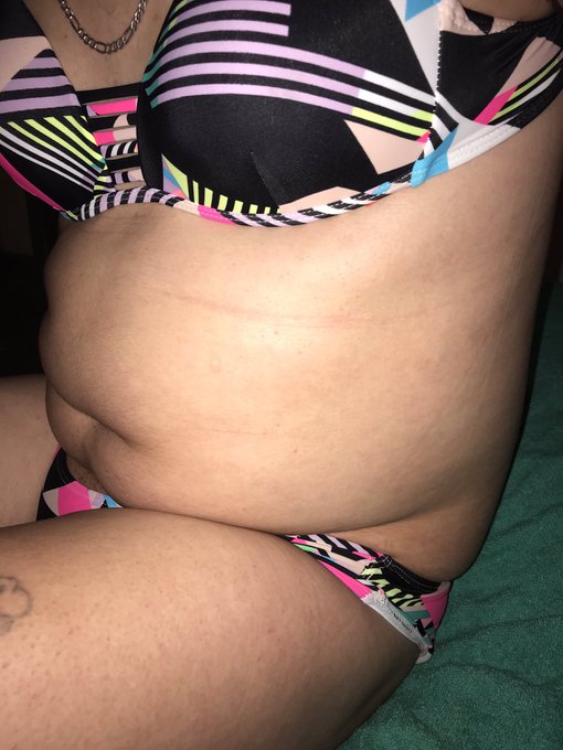 Who want me to gain more weight? Would you like to see me in a bikini with most of it cover by fat😉 let