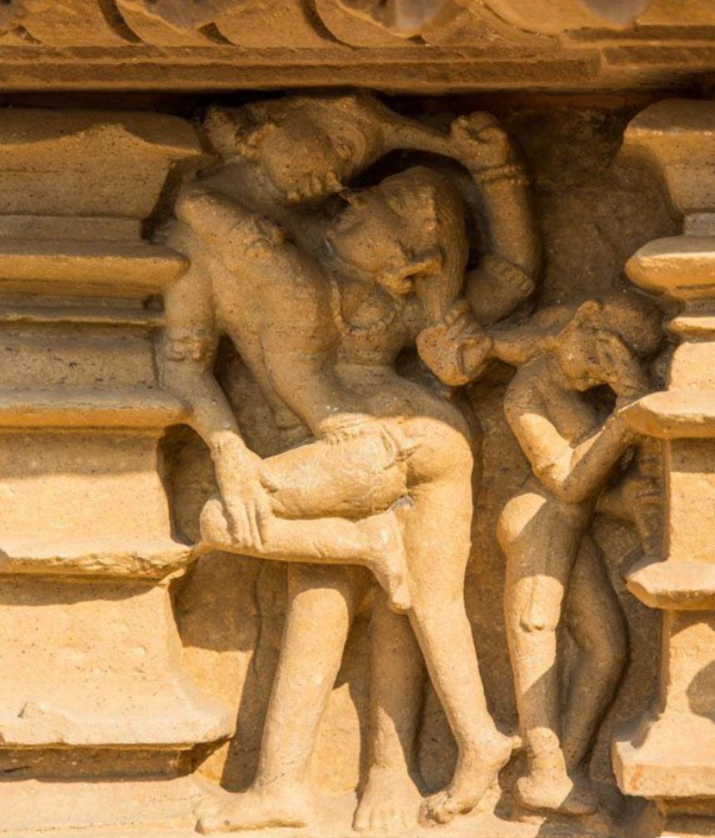 The beginning of the Chandela dynasty is believed to have originated from Lord Chandradeva. In ancient times, his son established the Jejakbhukti or Bundelkhand with his inspiration. The display of Kaam art at the temple of Khajuraho is world famous.
