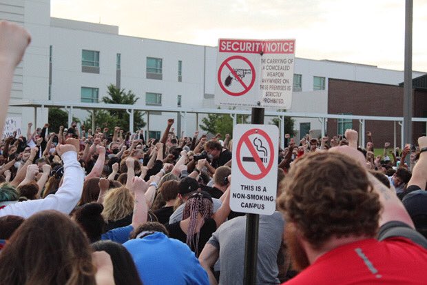 DeekenKyle's tweet image. 6.1.2020 - O’Fallon, MO.

With the full support of the O’Fallon PD, we peacefully marched 2.5 miles on blocked off roads to convey our messages.

We will not be silent or be silenced. We will be loud and proud that #BlackLivesMatter