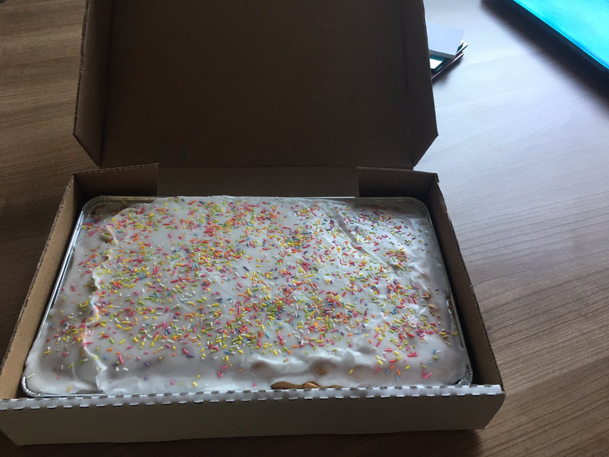 FBSchoolE17's tweet image. A huge thank you to the lovely people @PapermillCakes for the delicious traybake. It was yummy!