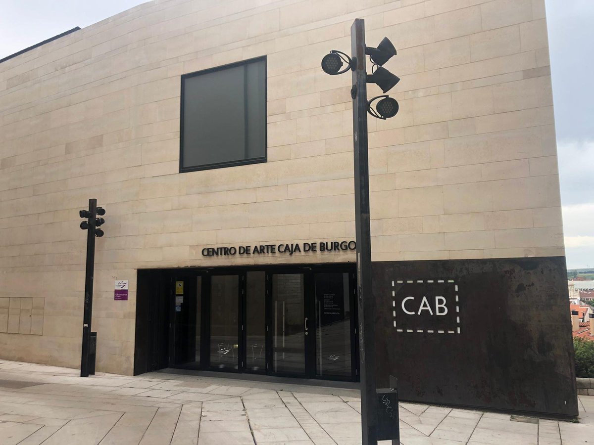Fundcajaburgos's tweet photo. ¡🔑Esta puerta ya se ha abierto!
Desde hoy, martes, 2 de junio, nuestros espacios expositivos de @cabdeburgos y #CulturalCordón están esperándote.
🟣#VolverAEstarContigo es nuestra máxima ilusión https://t.co/kwwBS6mNIU