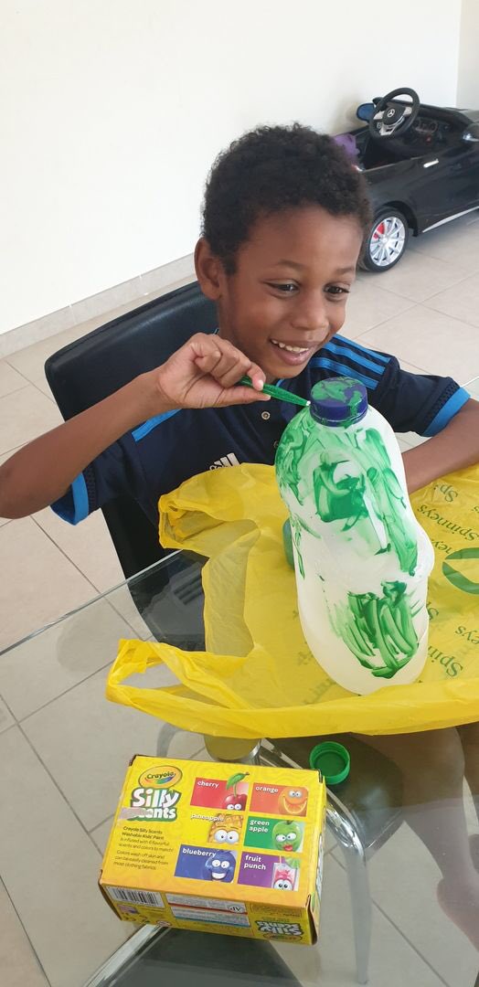 DBFFS2Pink's tweet photo. Pink class are being very creative with their recycling. @DBFFS2Pink https://t.co/lCygRSS8ve