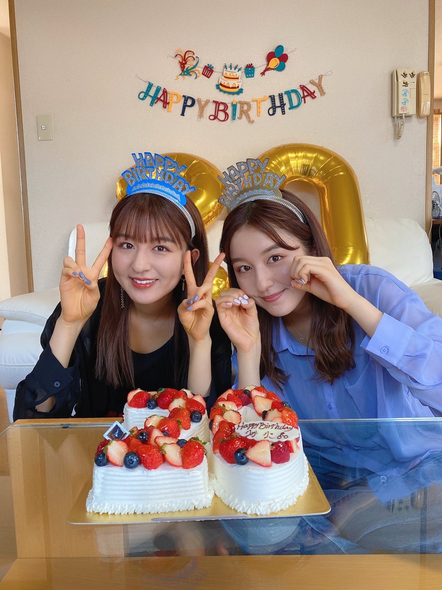 rika_riko_aoi_'s tweet photo. @rika62dance  @riko6622 
りかりこお誕生日おめでとう!!!🎉🎊
いつぶり？？ってくらい浮上してないけどお祝いしたくて浮上しちゃいました！！
もう20歳なのか〜って時の流れの速さに驚いてる！
どんどん可愛くなってくりかりこが大好きで憧れ！💘💘
りかりこにとって素敵な1年になりますように！！✨ https://t.co/oH8P0YtnPd
