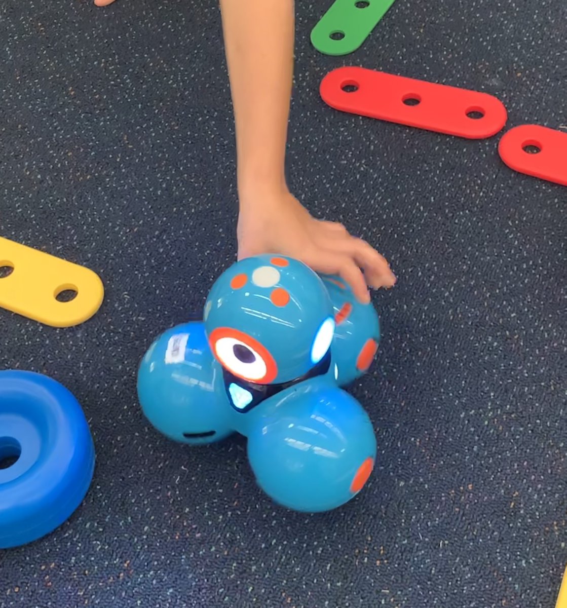 Great work Y2 girls - writing blockly programs for Dash - fun and extending our algorithmic thinking!  #STEAM #makerspace #GirlsWhoCode #WomenInSTEM <a href="/WonderWorkshop/">Wonder Workshop</a>