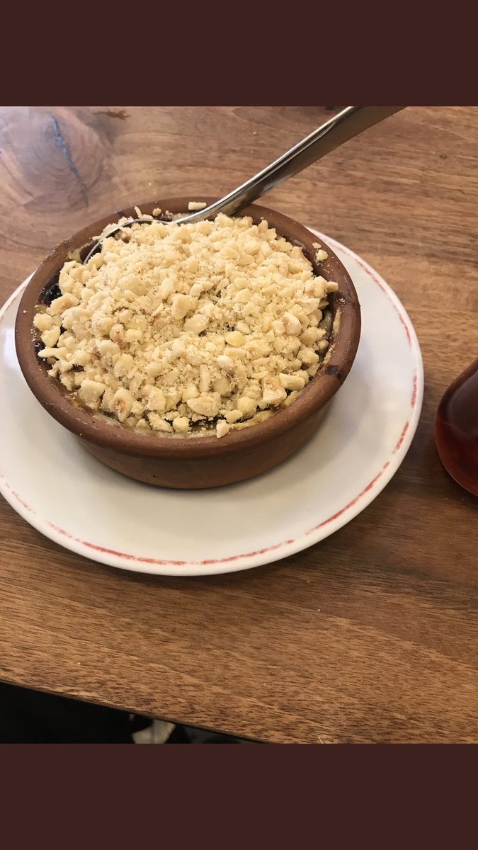 ObirBabacan's tweet photo. Restoranlar Açıldı
70 Gün Sonra
Yeniden Sütlaç Yiyorum 
Ama
Çalışanlar Değiştiği İçin
Bol Fındıklı Sütlaç Olmadı
Ondan Keyif Almıyorum
Zalim Garson
Azıcık Fındık Koydu😂
Bana Bol Fındık Koyan Garsonları Özledim😂 https://t.co/93l9AWzTQ5
