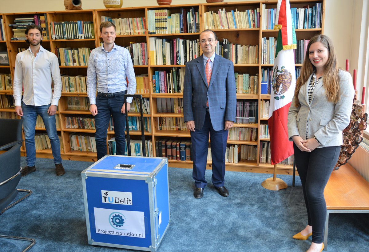 EmbaMexNL's tweet photo. Amb. @JA_Zabalgoitia received from @Inspiration_TUD a prototype of a mechanical #respirator to support the R&amp;D efforts of @incmnszmx on the fight against #coronavirus #COVID19. 🇲🇽🤝🇳🇱 @SRE_mx  @SSalud_mx @tudelft 
https://t.co/YbJu6ow9FH https://t.co/rCWc9Uv6dS