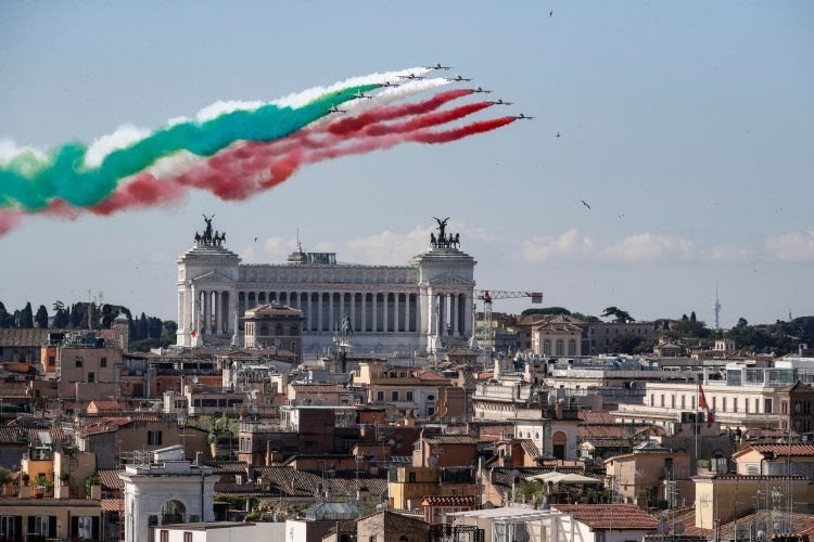 Oggi si celebra la Festa della Repubblica Italiana, nonostante tutti i suoi difetti questo Paese mi ha accolto e non mi ha mai fatto sentire uno estraneo e per questo sono orgoglioso di vivere in questa nazione. #2giugno #FestaDellaRepubblica #2giugno2020