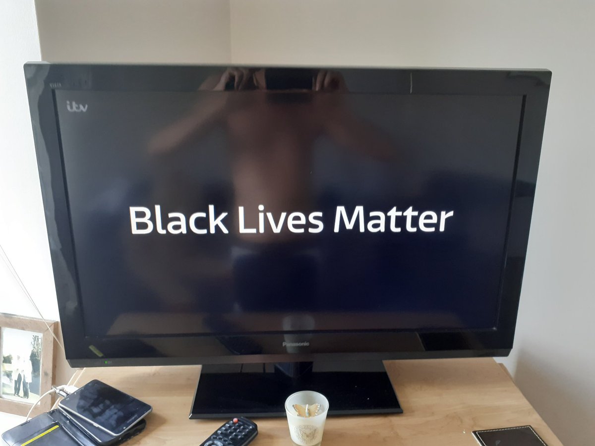 officialgaryd's tweet photo. Fair play........ @ITV and @thismorning 's @Schofe , @hollywills and Alison.... #AllLifeMatters #Reespect https://t.co/VPimahVHIp
