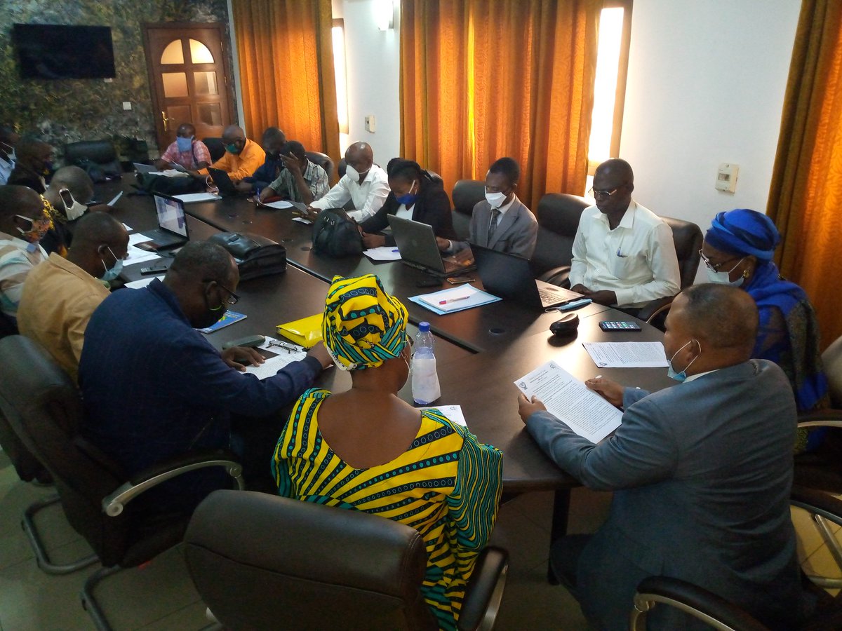 cndh_rdc's tweet photo. La CNDH a tenu ce mardi 02 juin 2020 à Kinshasa, la réunion mensuelle d'échanges d'informations avec les ONGDH sur la situation des droits de l'homme et des DDH  au pays. https://t.co/M6hei4Sc4P
