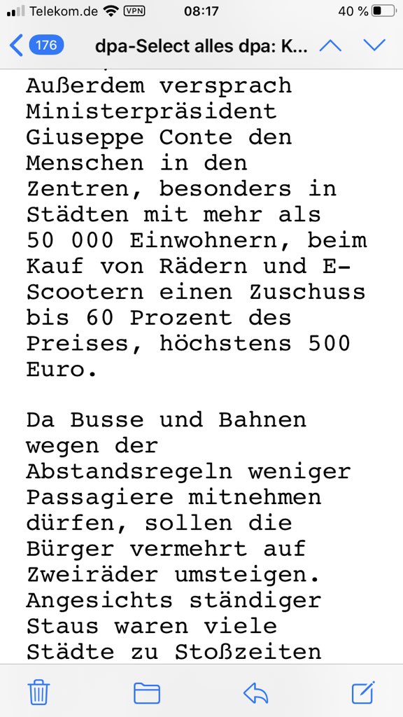 FrauKrone's tweet photo. Das Autoland Italien 🇮🇹 erlebt grad einen Fahrradboom - Menschenmassen in Rom und Mailand auf Rädern. Warum? Weil es eine naheliegende Lösung ist - und die Regierung es so will! Vorbild für Deutschland 🇩🇪! Quelle: @dpa https://t.co/ltxd9bxsqT