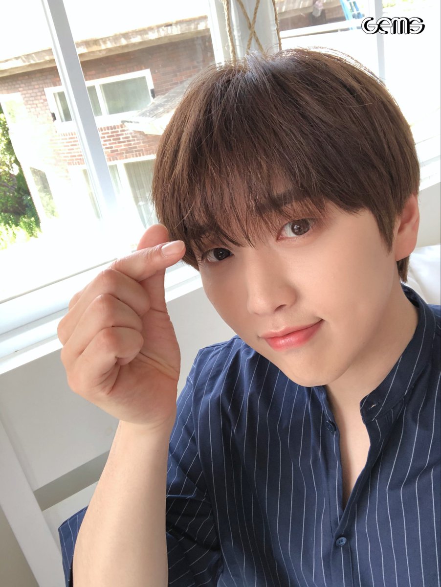 [GUEST #산들 ] 
잼스에 산들이 놀러왔어요! 유튭 구독하고 곧 만나요💖💖 #B1A4   #SANDEUL #게으른나<a href="/_B1A4OFFICIAL/">B1A4</a>

-6/4 사각라이브🎤  
-6/5 무가진

Gems Youtube▶bit.ly/2NHnx9h