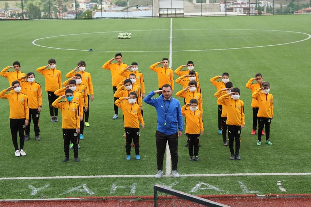 MuammerBenli38's tweet photo. Şükür Kavuşturana🇹🇷
Sosyal mesafe kuralına uyarak tüm sağlık tedbirlerimizi ihmal etmeden ilk idmanımızı yaptık.
@MuratEskici38
@YakupDelikta1 https://t.co/xtq4NghgPu