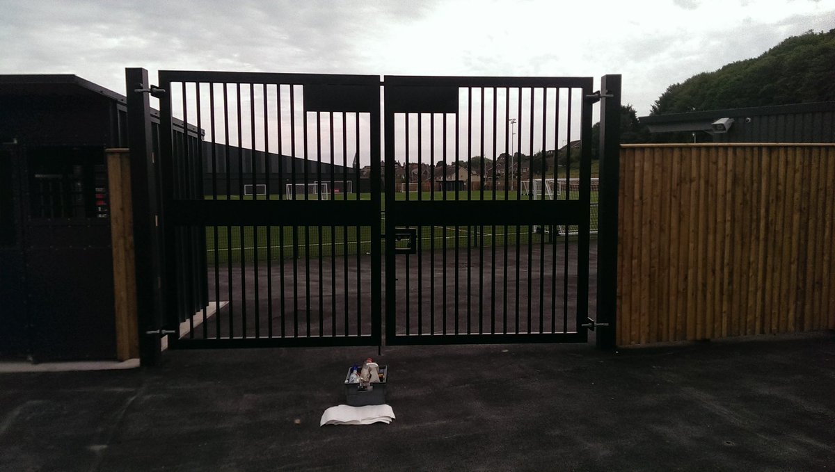 wallybasoum's tweet photo. 3 years ago today. Beautiful early June morning. A real humbling experience.✊
#backhome #back2boro #nbnv #safclive https://t.co/Sgw3I4WbjG