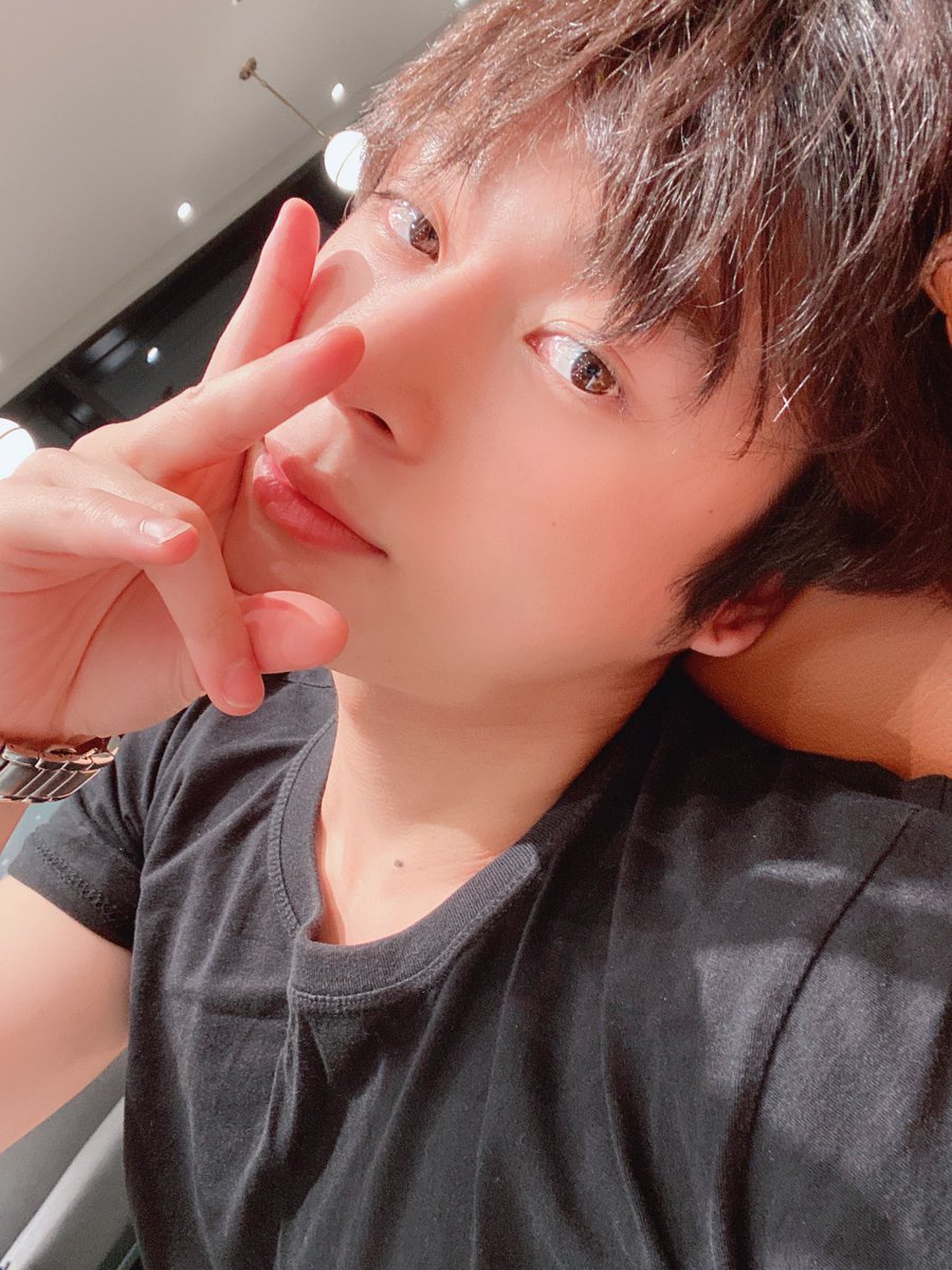 [#용현]
하나 생일 축하해❤️
Happy Birthday HANA❤️