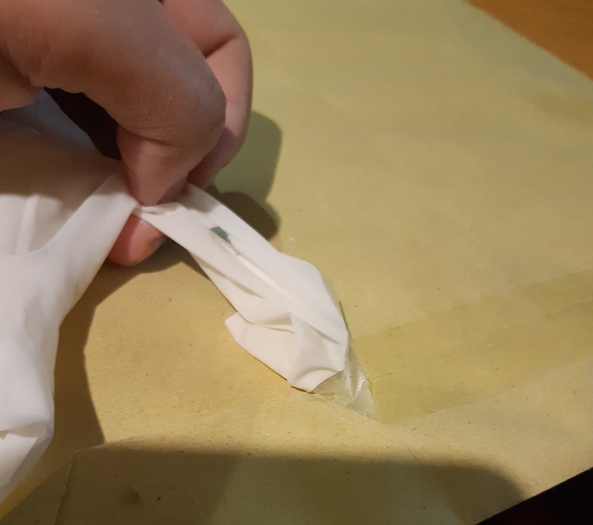 iamzeezoo_'s tweet image. So I was trying to tape this envelop with gloves on and look at this #CoronaProblems