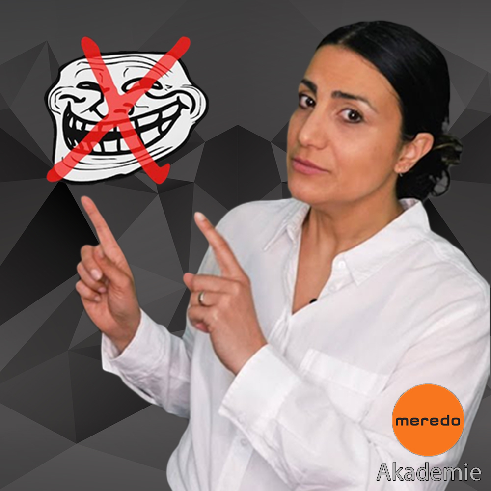 meredoberlin's tweet photo. Den Begriff “jemanden zu #haten” kennt ihr mit Sicherheit und habt ihn womöglich bereits verwendet.
Was #HateSpeech ist, warum sie sich in #sozialenNetzwerken verbreitet und wie du damit umgehen kannst, lernst du in unserem #Tutorial.

Schau rein unter https://t.co/BGL1DCjg5B https://t.co/GrEl9Ku270