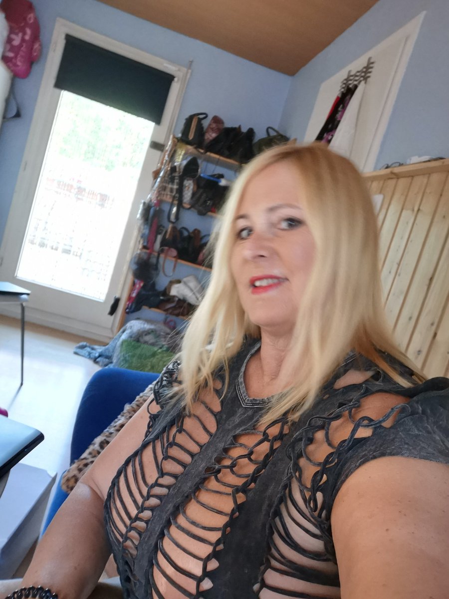 ChrisVIPFans's tweet image. Wochenende ist vorbei und jetzt warten meine Fans #FKK #NACKT#BIGBOOBS #NUDISTPARADIES