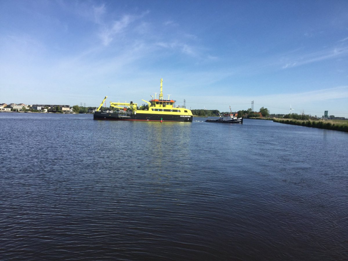 smitssiemen's tweet photo. #RWS Scheldestroom vanuit Wartena via het van Haringsma Kanaal naar het Prinses Margriet kanaal begeleid #PW10 https://t.co/qnki9r2Ug6