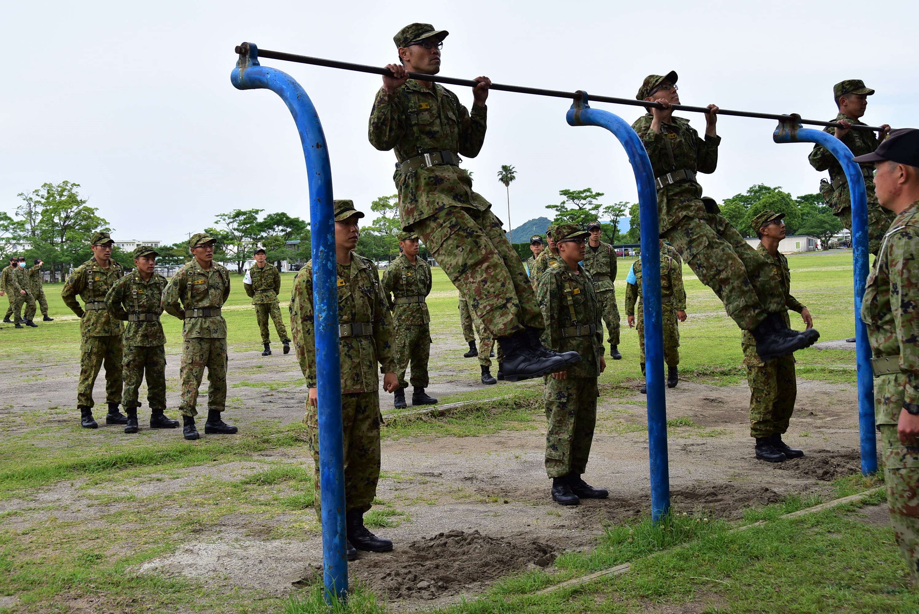 陸上自衛隊国分駐屯地 体力調整３ ３ 第１２普通科連隊レンジャー養成訓練隊は 駐屯地内において体力調整３ ３ 体力評価 を行いました 自衛隊 陸上自衛隊 国分駐屯地 第１２普通科連隊 レンジャー T Co Hwagoqy8t1 Twitter