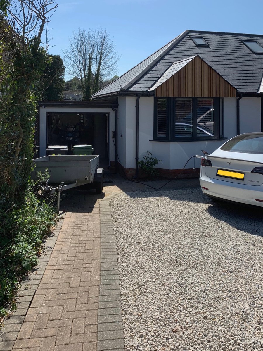 A recent @ohmeev installation in #winchester for the new owner of a @teslamotors #model3 🙌🏼

@ohmeev users were paid to charge over the bank holiday weekend as energy prices turned negative ⚡️ bit.ly/2zRZyjm <a href="/thisismoney/">This is Money</a> #evcharging