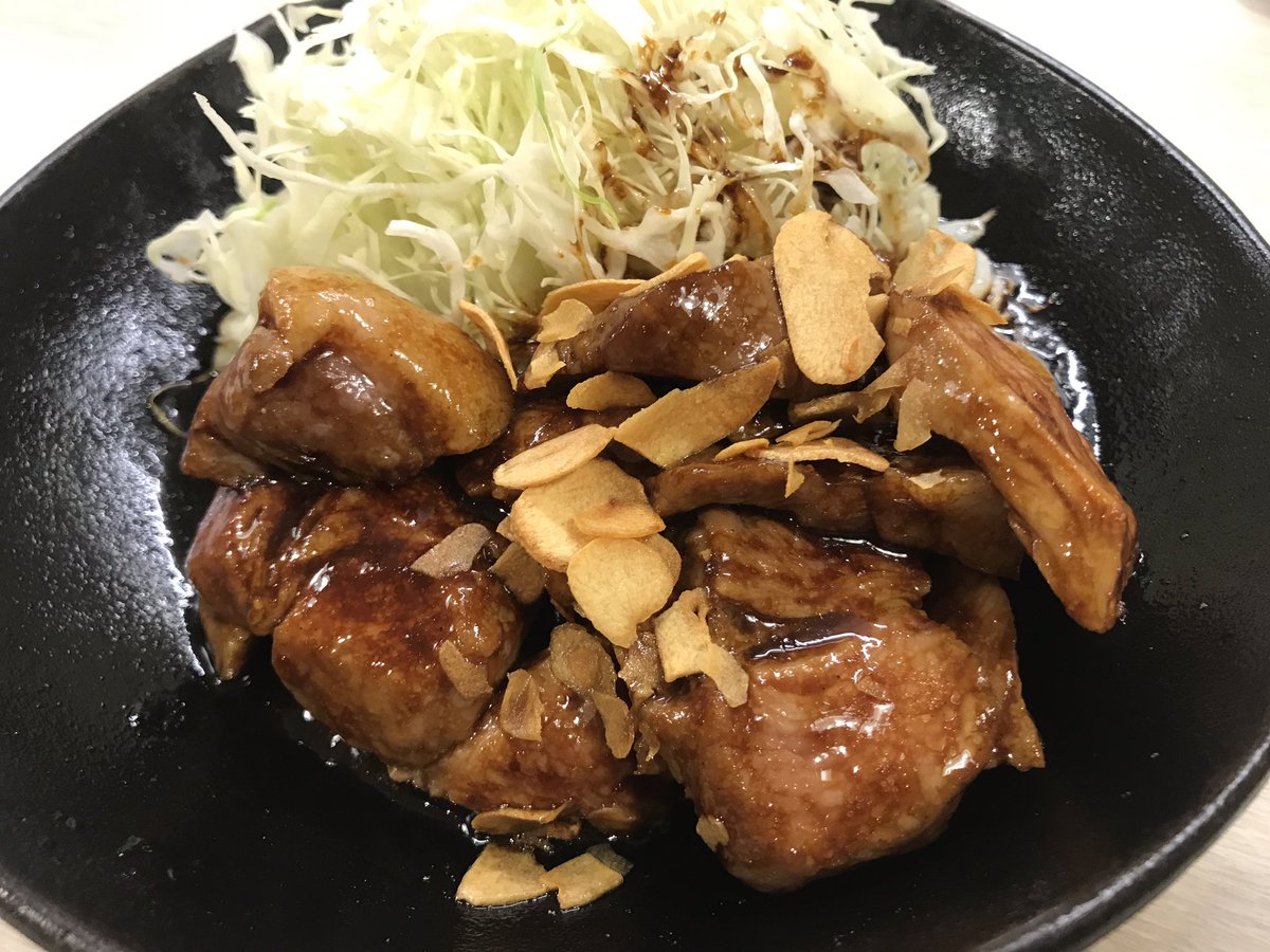 トンテキ食堂8 エイト 月曜日定休日 今日のランチ 亀戸 トンテキ食堂8 の トンテキ定食0g 豚肩ロースをじっくりと低音でコンフィしてるのでお肉がしっとり柔らかジューシー 続く