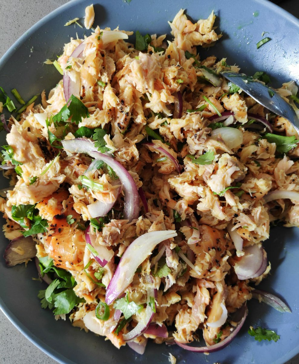 AyushShr_'s tweet photo. Learning to Cook 101-
Dish = Salmon Choyela

Made a traditional Newari dish from Nepal mixed with salmon mince, onions, salt, pepper,chilli powder,cumin and coriander. Was a bit too salty though.

#MARK920 #Choyela #Homemade https://t.co/xCIM2Lho47