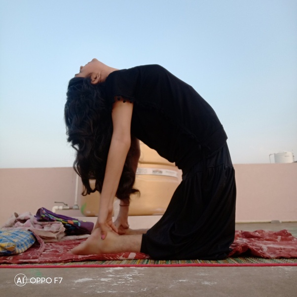 Reema04635016's tweet photo. @ShowDaddyIN #LockDownAtHome Ustrasana ( camel pose):
Earlier I can't even touch my feet but now I can touch them easily by practicing yoga everyday.
@sunnygupta3004 @gautamnag8 @aakash_beast786 https://t.co/tuQl2DBpyr