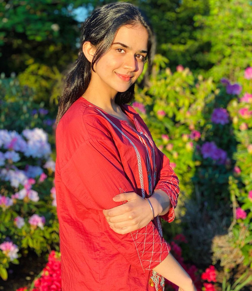 she’s worthy but i don’t think this chick deserves me 🤷🏽‍♀️ 🕊️ #roopi #roopigill #roopigill_