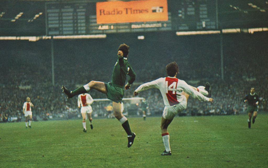 ftblsm's tweet photo. ... their 7–1 aggregate victory against #JeunesseEsch of Luxembourg in the 1st round. Their quarter-final and semi-final victories were both won via the away goals rule.
Watched by a crowd of 83,179, #Ajax took the lead in the 5th minute when #DickvanDijk scored... https://t.co/2rg5TMRfoR