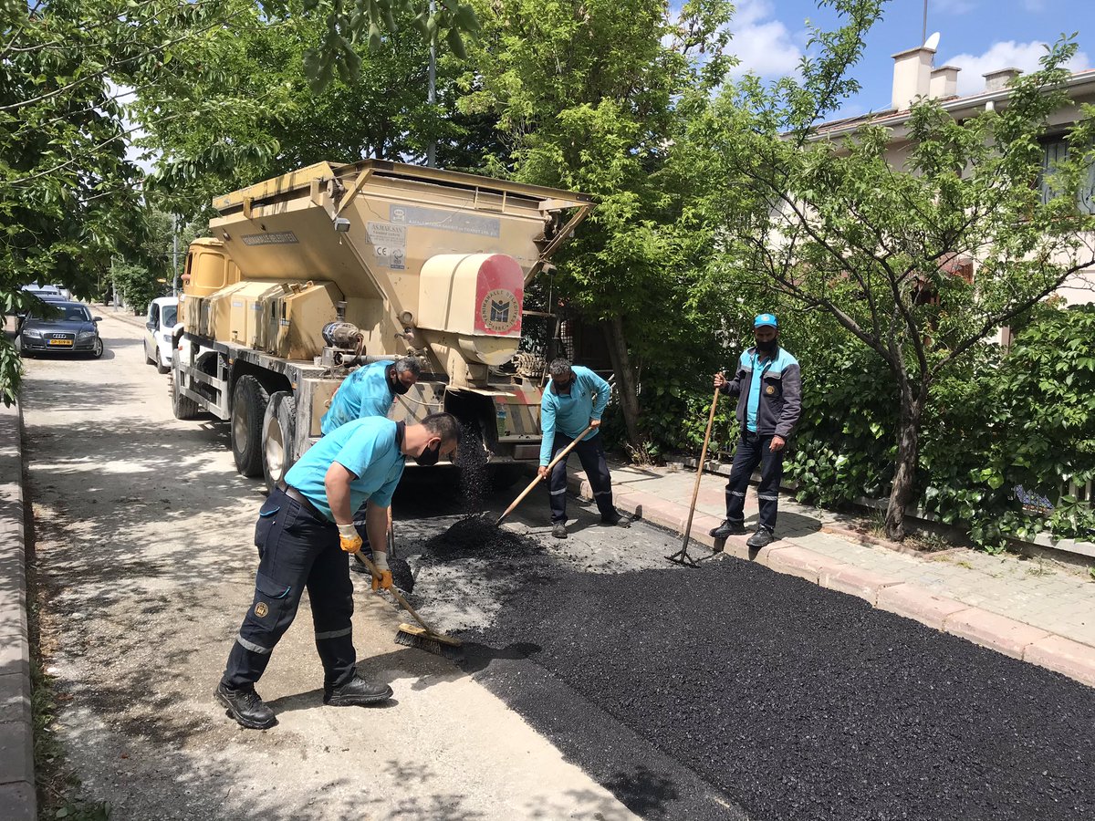İlkyerleşim Mahallesi 1916 sokak asfalt yama çalışmalarımız